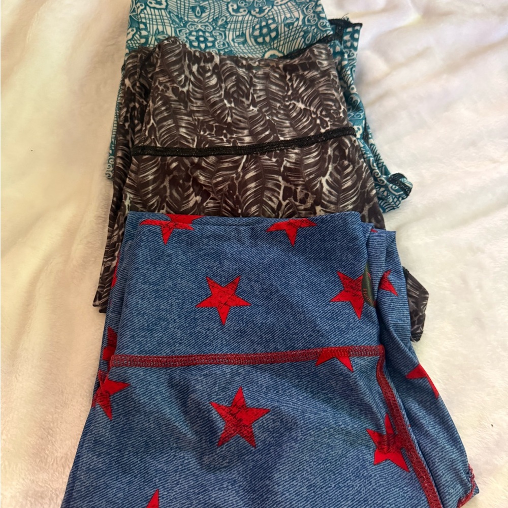 Patterned Hottie Yoga Wear REVERSIBLE yoga leggings